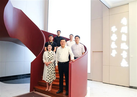 熱烈歡迎省委統(tǒng)戰(zhàn)部張部長一行蒞臨客來福家居股份有限公司指導(dǎo)工作！