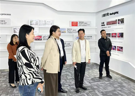 熱烈歡迎瑤海區(qū)范區(qū)長等領(lǐng)導(dǎo)一行來訪客來福家居股份有限公司參觀指導(dǎo)！